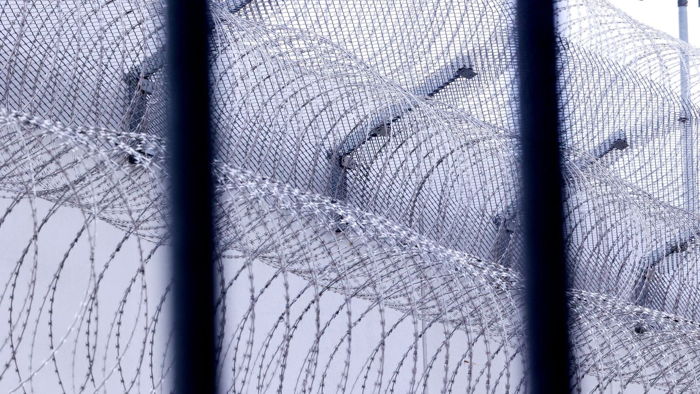 Justiz: Bericht: Viele Gefängnisse an der Belastungsgrenze