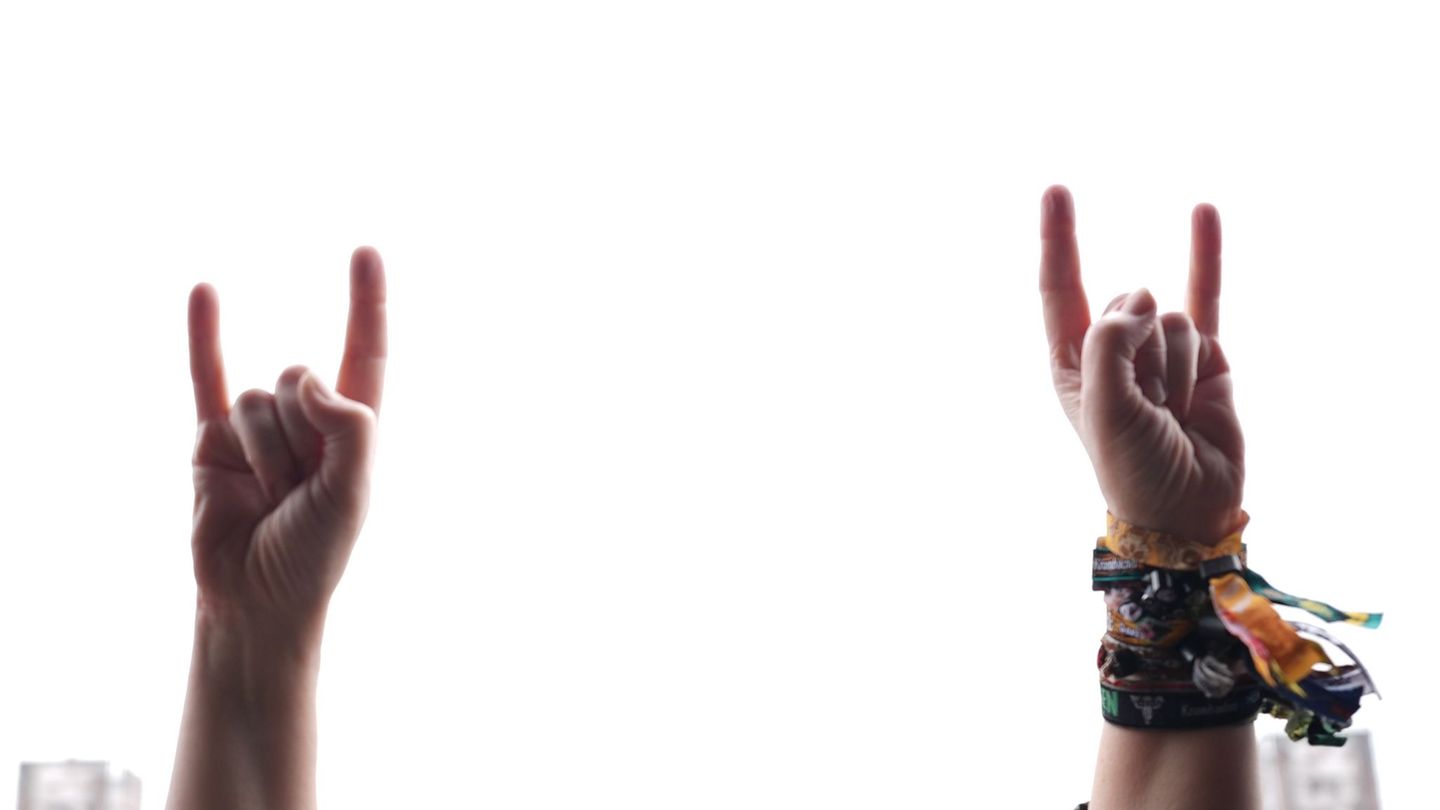 Mekka der Metal-Szene: Metalfans nehmen nasses Infield in Wacken ein