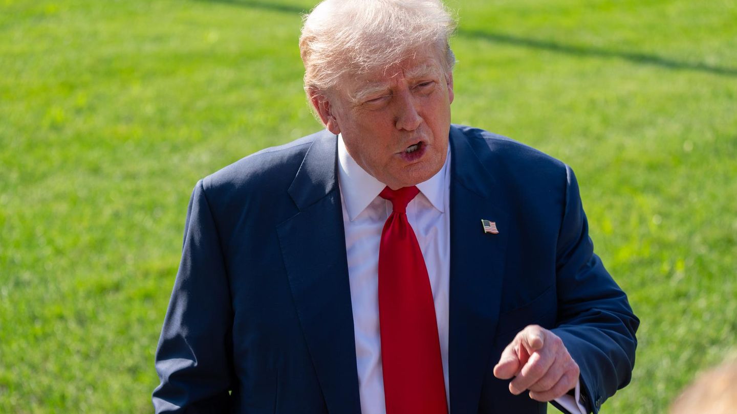 Epstein-Affäre: Jetzt soll Trumps Vorgänger Clinton der Böse sein