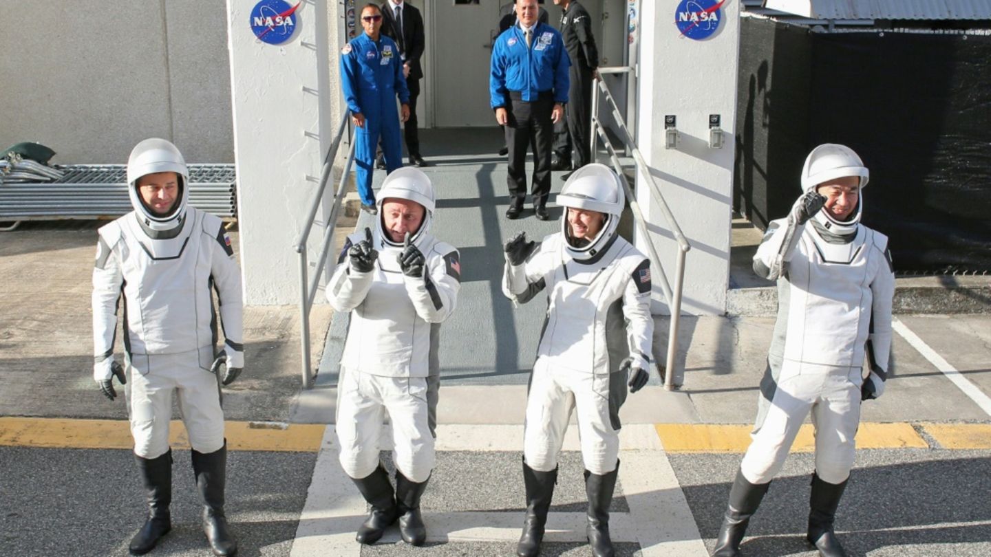 Vier Astronauten zur Internationalen Raumstation SS gestartet