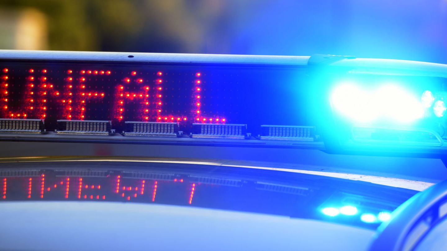 Unfälle: 70-jährige Frau wird bei Frontalunfall leicht verletzt
