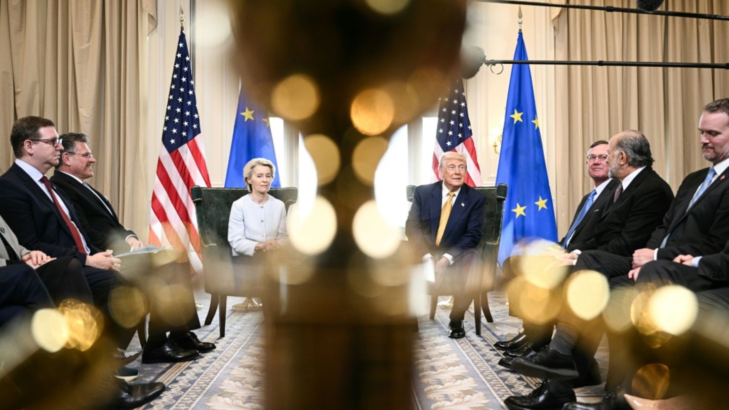 EU setzt Gegenzölle auf US-Importe formell aus